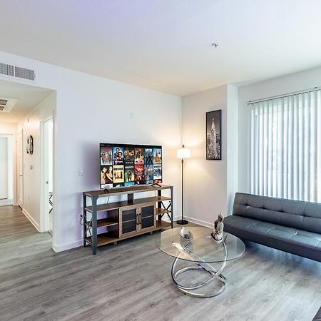 Modern 2Br Apartment On Gordon St Hollywood Apts ロサンゼルス エクステリア 写真