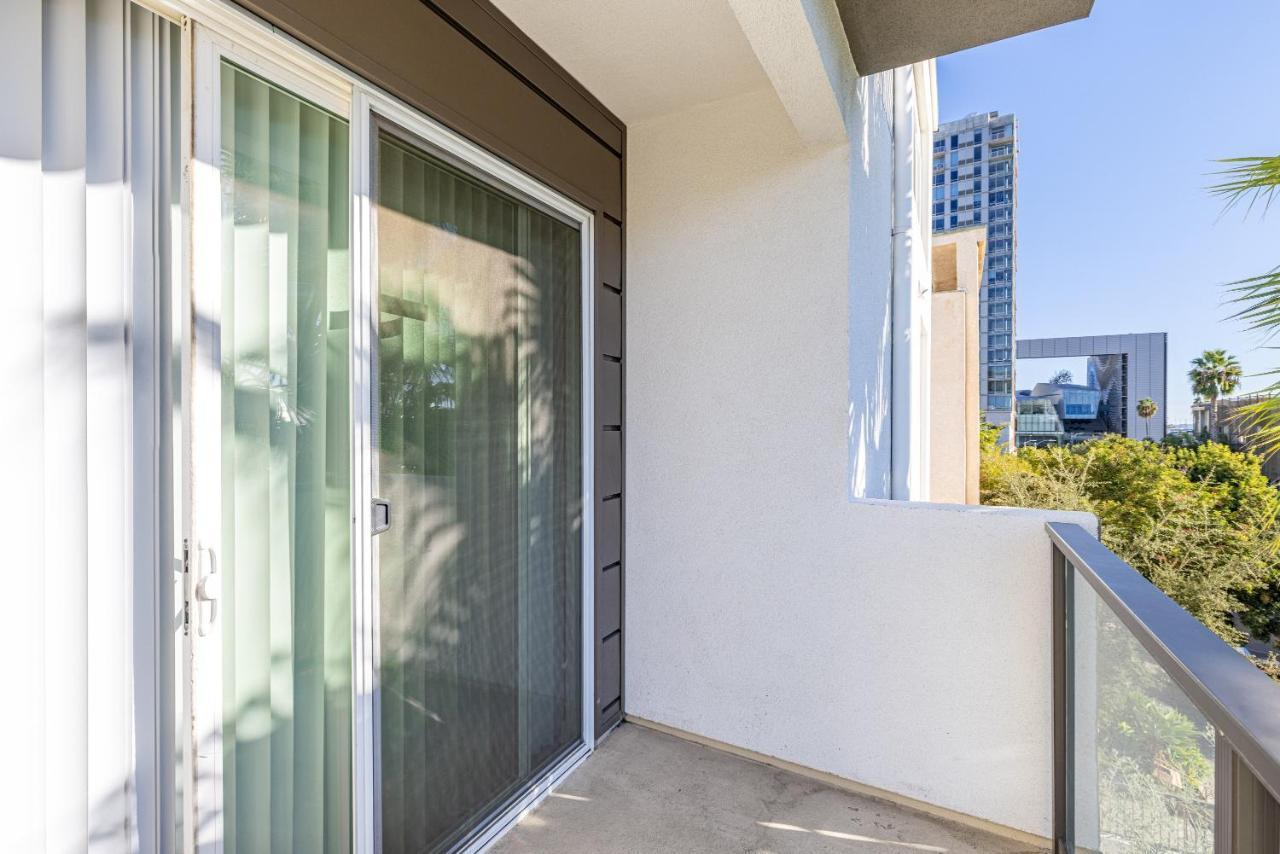 Modern 2Br Apartment On Gordon St Hollywood Apts ロサンゼルス エクステリア 写真